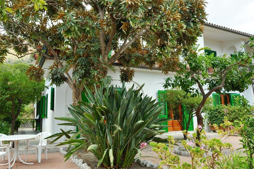 Seafront Apartments Garden House Taormina Cameră foto